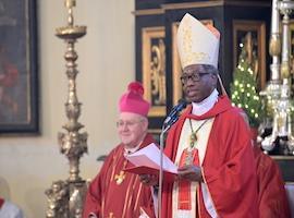 Apoštolský nuncius arcibiskup Mons. Jude Thaddeus Okolo sloužil svatoštěpánskou mši v litoměřické katedrále