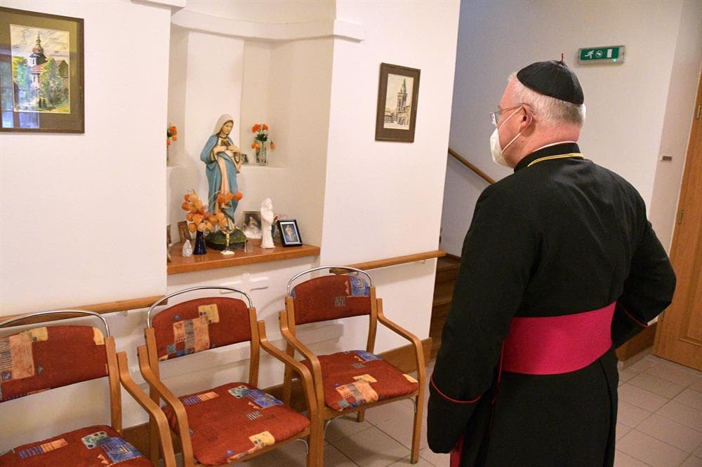 73a2c6e0-824f-4bbb-b22e-f560a969