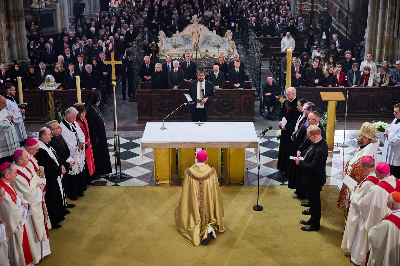 d4105bdc-665c-4ca8-82f7-79704435