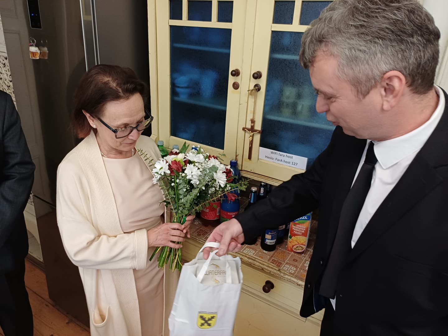 831f4362-69bb-4a01-8b50-2c879084