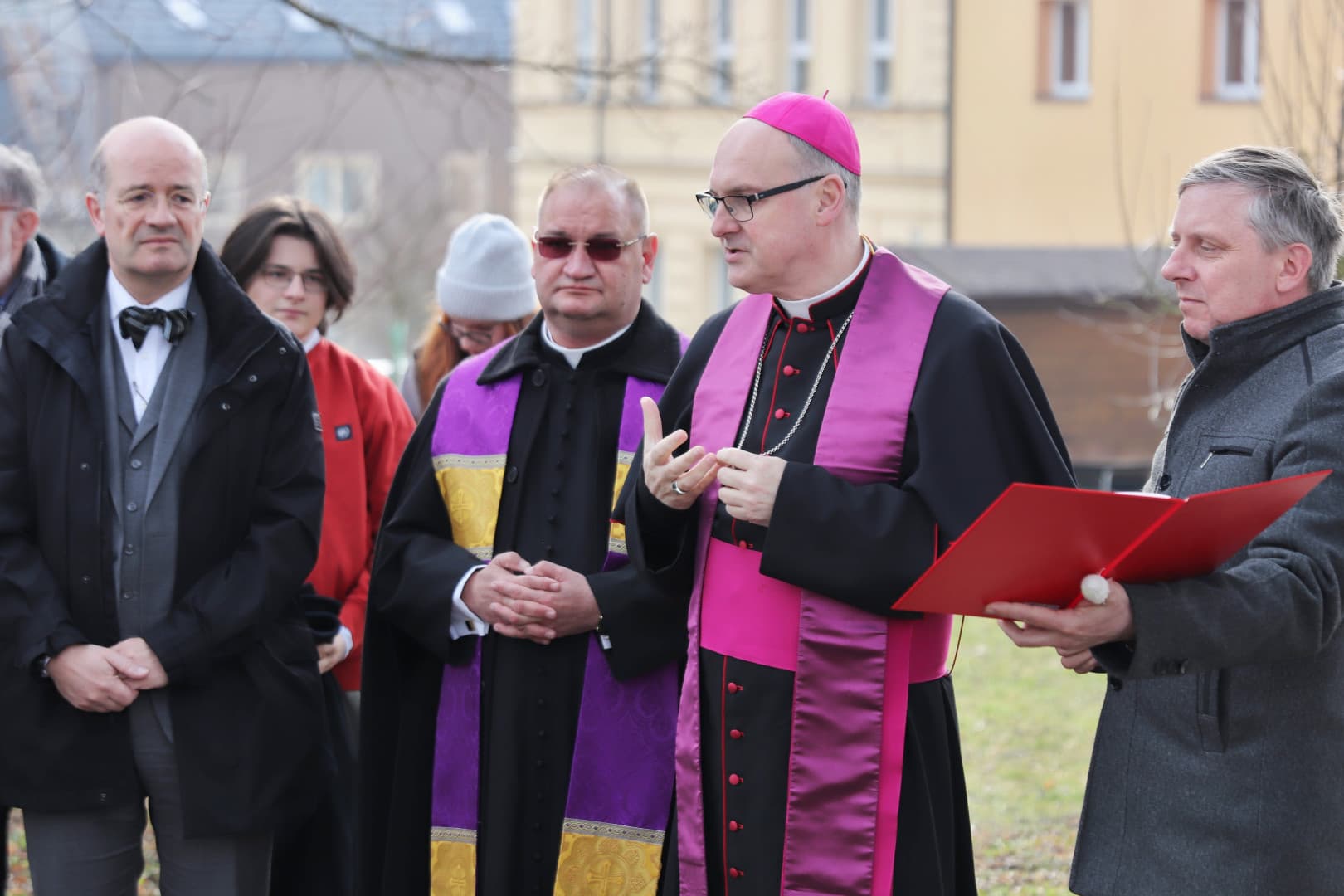 a8e967d6-7a1a-4590-9630-083d948d