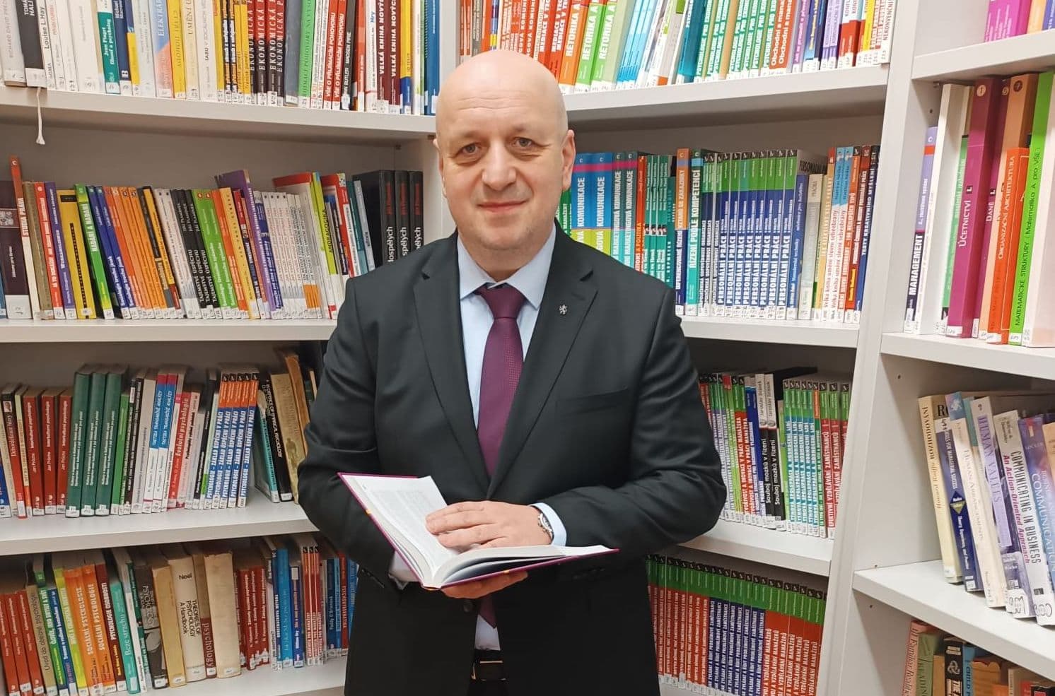 Kněz z Dubí u Teplic se stal rektorem Vysoké školy aplikované psychologie v Terezíně