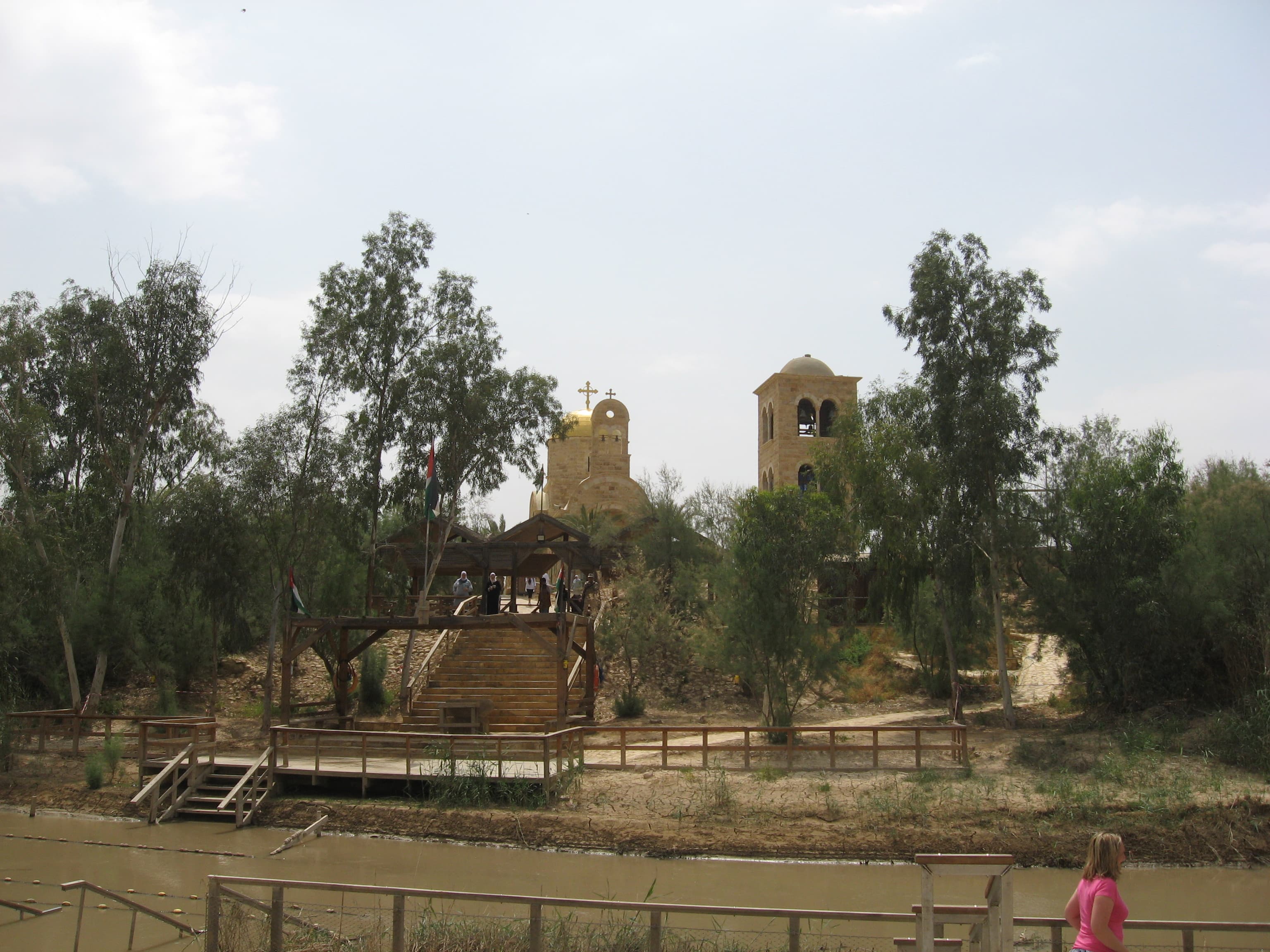 Poutníci ve Svaté zemi slavili svátek Křtu Páně