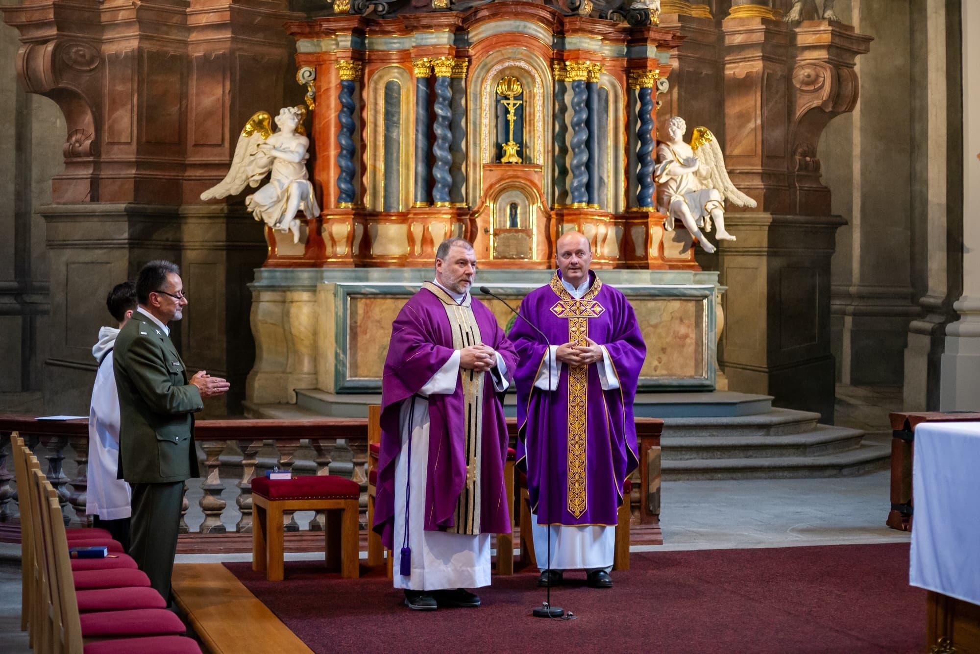 Mše svatá připomněla oběti nacistických poprav ve Spáleném lese u Klatov