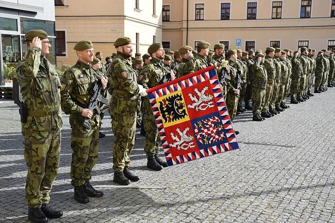V Hradci Králové požehnán prapor vojenského zdravotnického útvaru