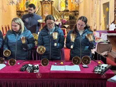 Unikátní hudební těleso zahájilo v Chrobolech advent