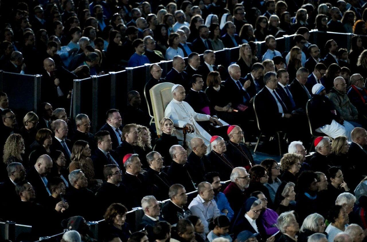 Papež na koncertě s chudými: Hudba nám připomíná, že jsme daleko víc než naše problémy