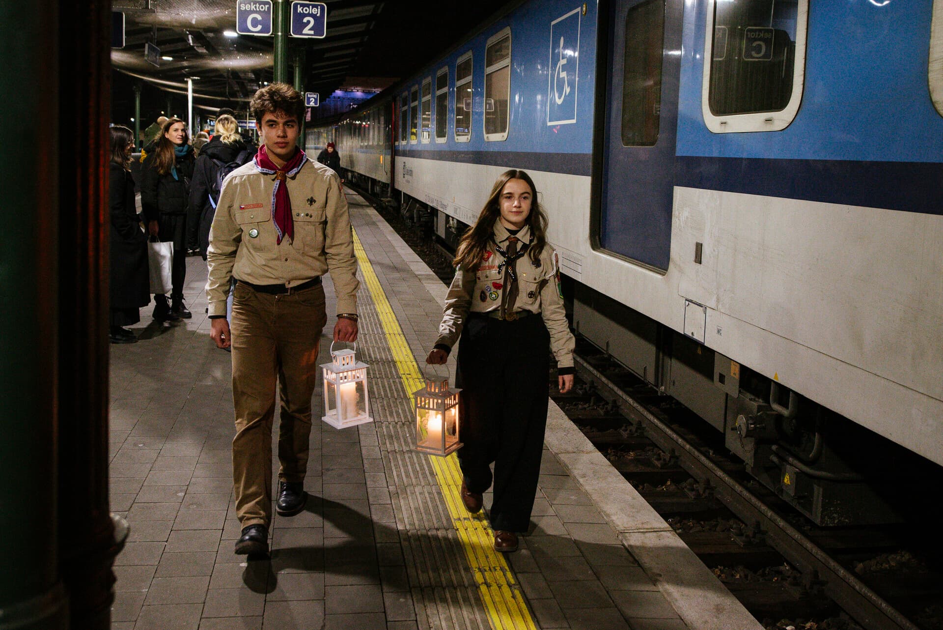 Skauti přivezli z Lince do Brna betlémské světlo, po zbytku ČR ho rozvezou za týden