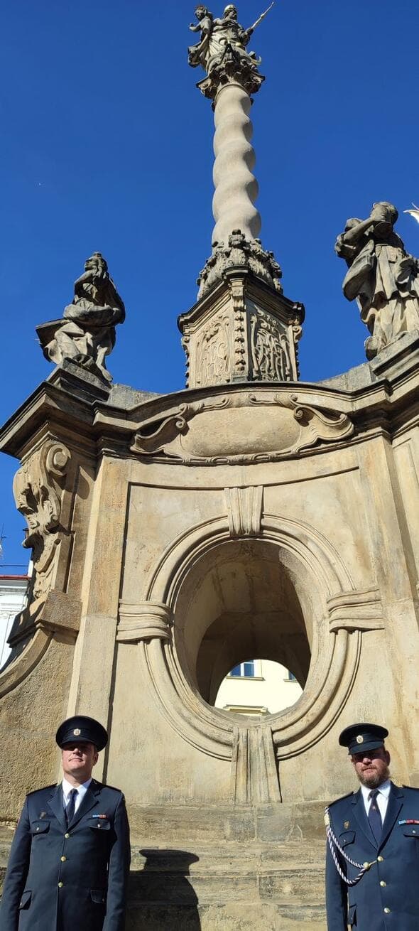 Modlitby u mariánského sloupu za Boží požehnání a mír ve světě