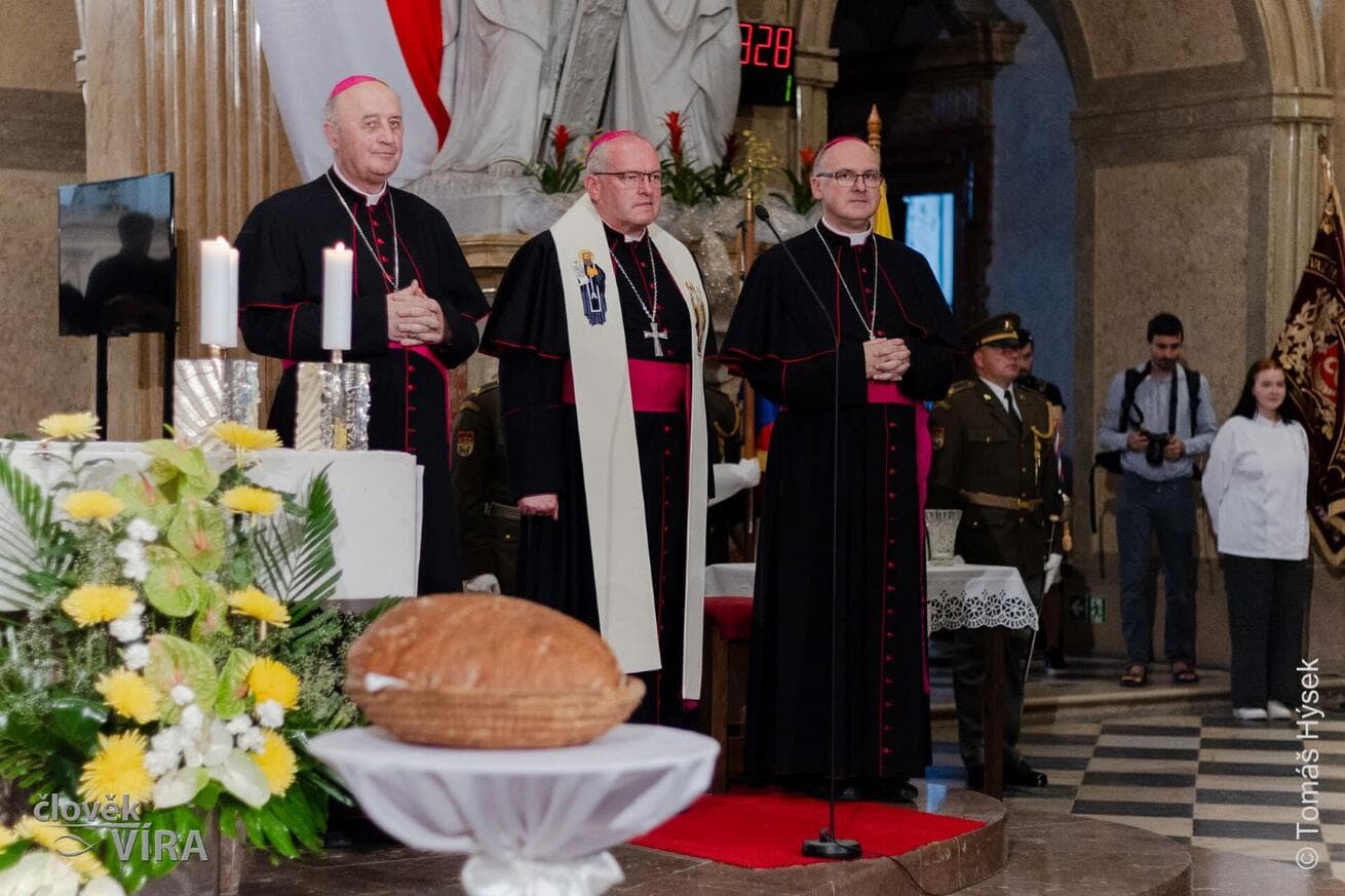 „Ať je ve své službě šťastný“: Arcibiskup Nuzík gratuluje novému pražskému arcibiskupovi