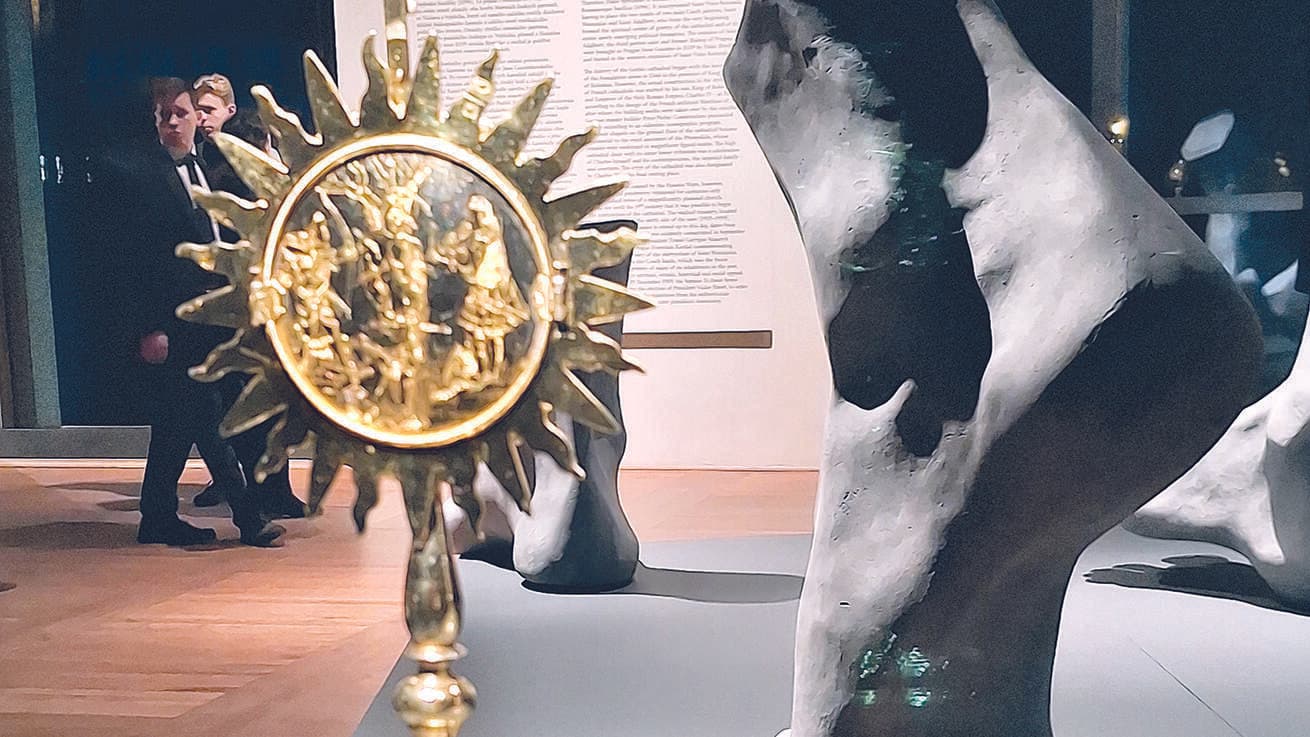 Za pokladem katedrály