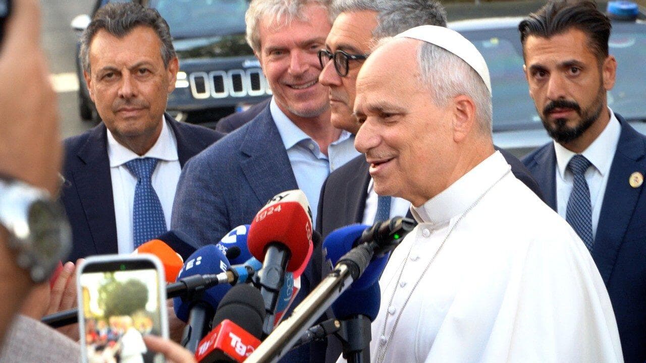 Lev XIV. v Castel Gandolfu: Doufám, že válka skončila