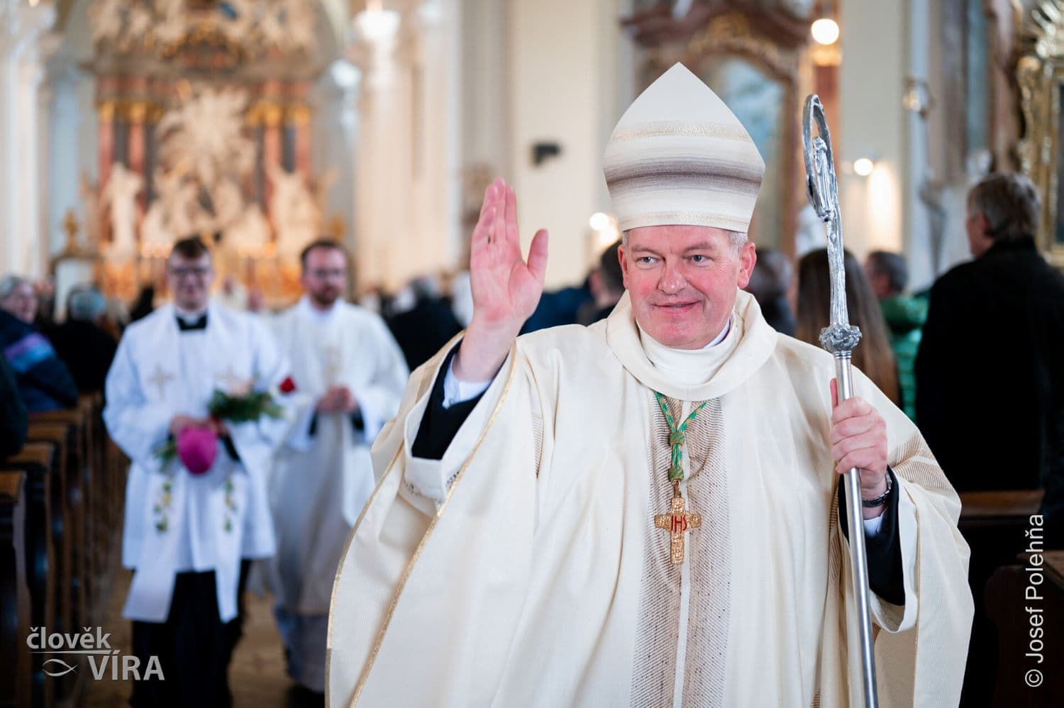 Předseda ČBK arcibiskup Josef Nuzík slaví 60. narozeniny