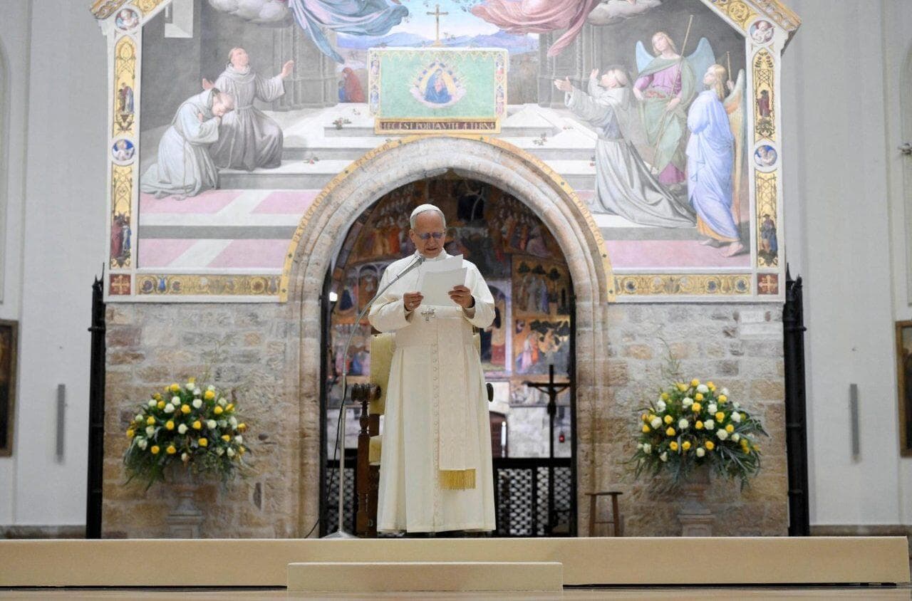 Lev XIV. na františkánském setkání mládeže v Assisi