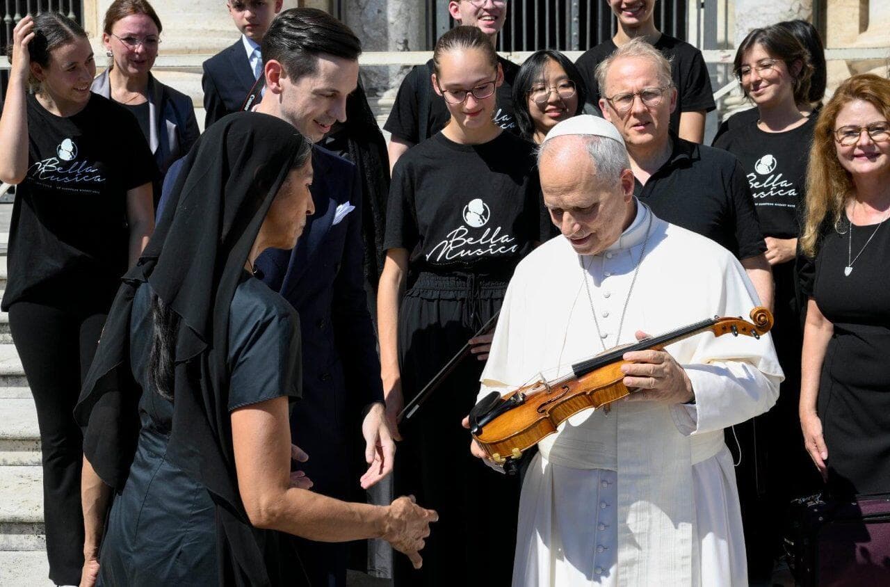 Mozartovy housle v rukou papeže a výjimečný koncert ve Vatikánu