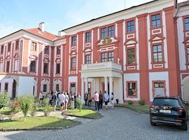 Církevní historici navštívili litoměřického biskupa