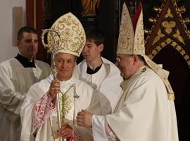 Mons. Jan Vokál převzal úřad královéhradeckého biskupa